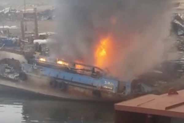 Bakıda gəmidə partlayış: 13 nəfər yaralandı - Rəsmi açıqlama