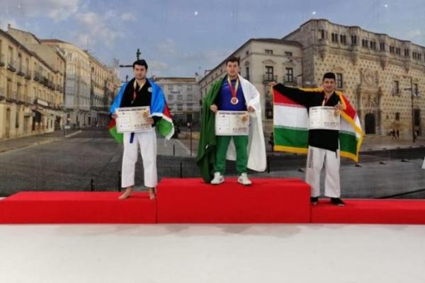 Polis rəisinin oğlu dünya çempionatında medal qazandı (FOTOLAR)