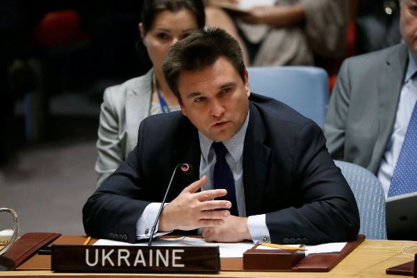 Ukrayna XİN başçısı istefa verdi