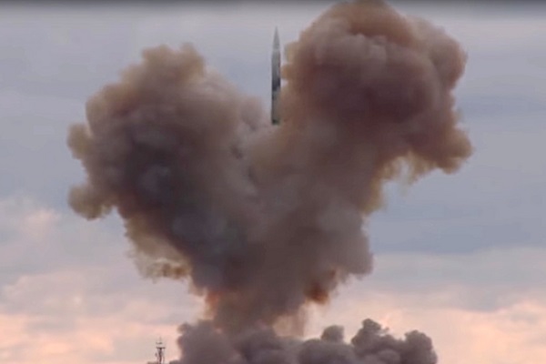Rusiya yeni raketini sınaqdan keçirdi