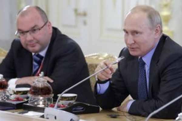 Putin gənclərə Quran oxumağı tövsiyə etdi