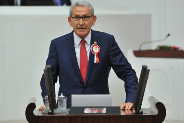 Türk deputat istirahət zamanı öldü