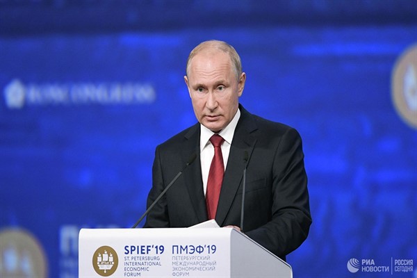 Putindən dollarla bağlı açıqlama