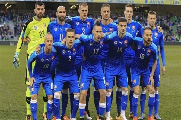 Slovakiya millisində 5 futbolçu heyətdən kənarlaşdırıldı