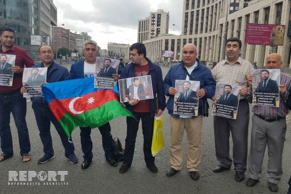 Moskvada azərbaycanlılar Fuad Abbasova görə aksiya keçirdi (FOTOLAR)