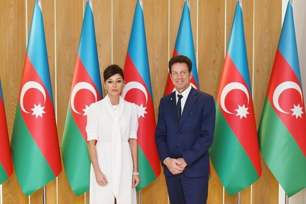 Mehriban Əliyeva MEDEF Biznes Şurasının prezidenti ilə görüşüb (FOTO)