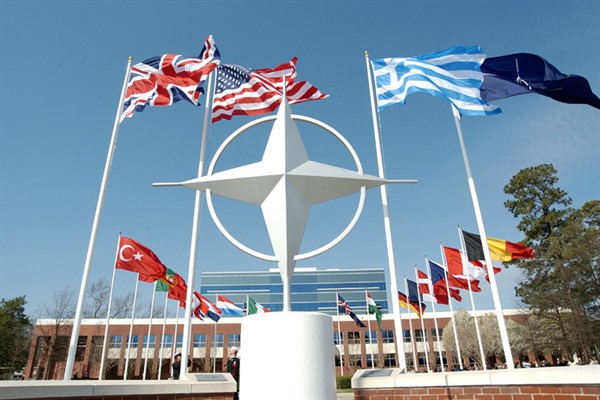 NATO-nun Baş katibinə yeni müavin təyin edildi