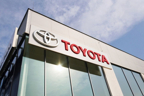 “Toyota” avtomobillərdə təsadüfən qaza basmanın qarşısını alan sistem quraşdıracaq