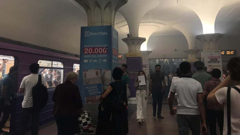 Bakı metrosunda həyəcanlı anlar: tüstülənmə oldu, qatar boşaldıldı (YENİLƏNİB)