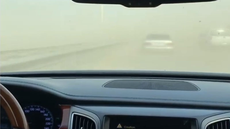 Bakının girişində güclü toz dumanı müşahidə olunur (VİDEO)