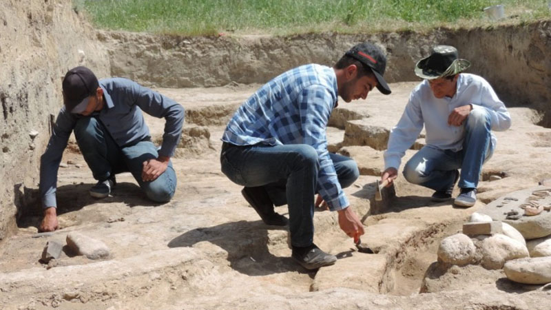 Bərdədə içərisində insan skeleti olan küp tapıldı