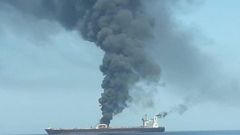 Səudiyyə limanı yaxınlığında İran neft tankeri partladı: Terror ehtimalı