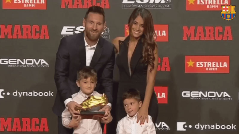Messi “Qızıl buts”unu aldı (VİDEO)