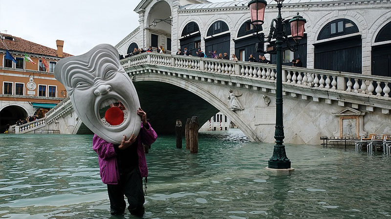 İtaliyada cəhənnəm günləri: Venesiya niyə su altında qalıb? (VİDEO)