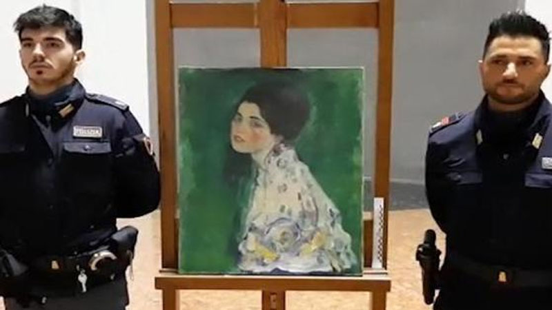 Məşhur portret 23 il sonra zibil torbasından tapıdı (VİDEO)