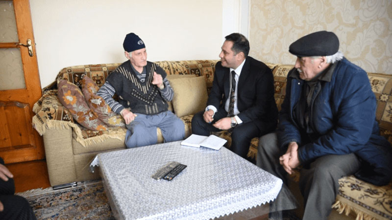 Elnur Abbaszadə Sumqayıtın 92 yaşlı sakini ilə görüşdü (FOTO/VİDEO)