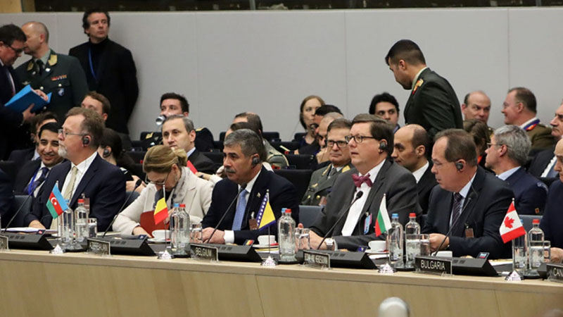 Müdafiə naziri NATO-nun toplantısında (FOTOLAR)