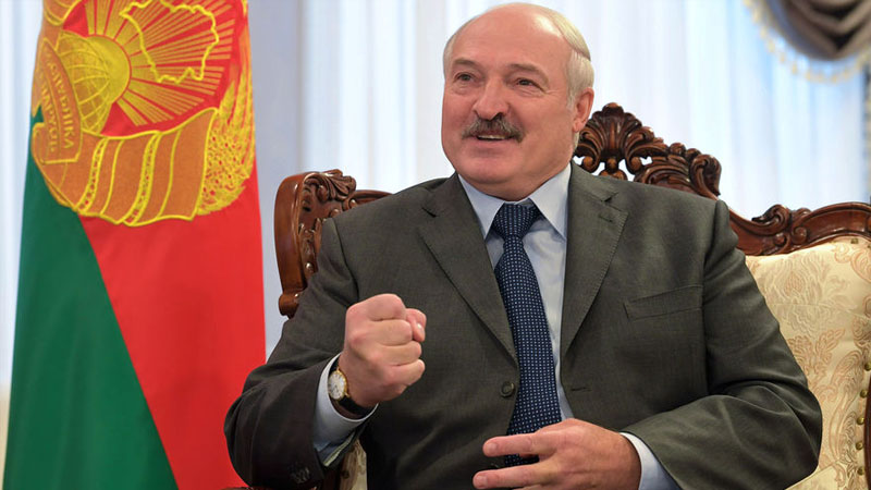 Lukaşenkodan şok: “Hər il Moskva qarşısında diz çökmək istəmirəm”