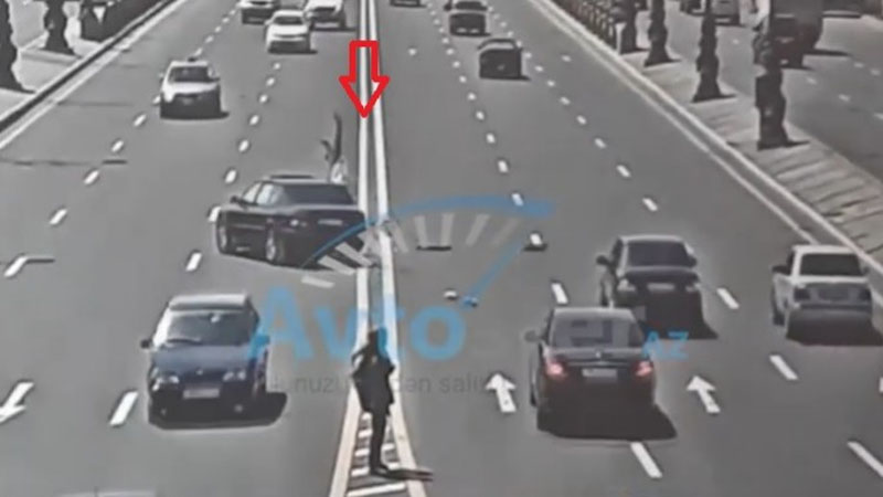 Bakıda şok piyadavurma: Yolu keçən gənci avtomobil belə vurdu (VİDEO)