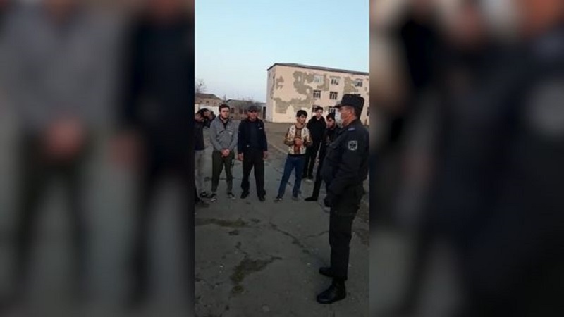 Gəncədə gənclər xüsusi karantin rejimini pozdu (VİDEO)