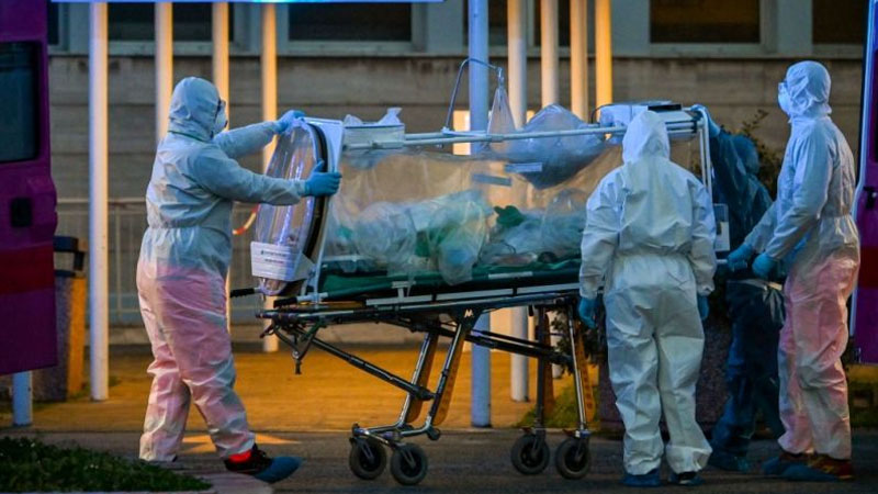 İtaliyada koronavirusdan ölənlərin sayı 15,8 mini ötdü