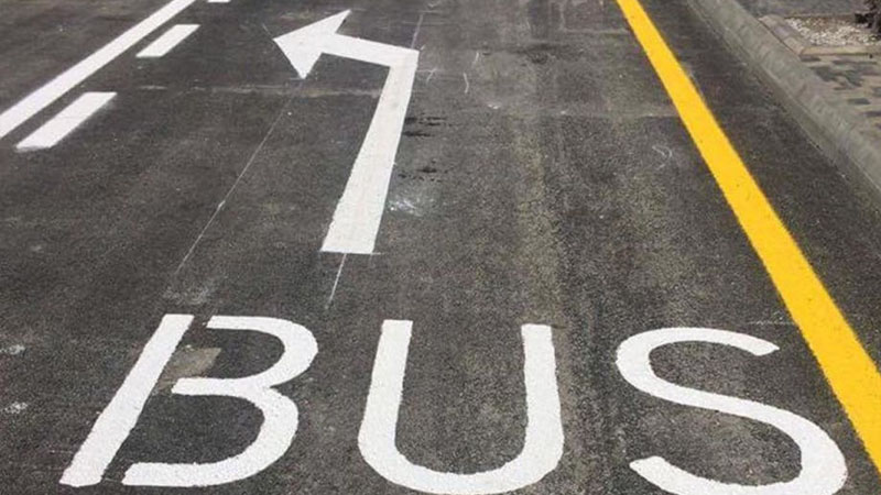 Avtobusların postlarda gözləməsi xüsusi zolaqların yaradılmasını yenidən aktual edir (RƏY)