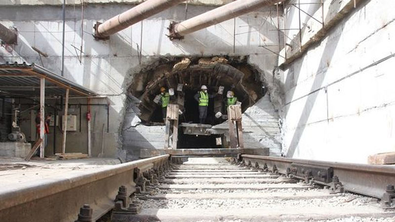 Metronun “Xocəsən” deposuna gedən tunellərdə qazıntı işləri tamamlanıb (FOTO)