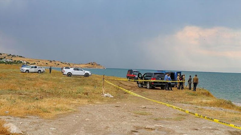 Miqrantlarla dolu gəmi Van gölündə batdı: 6 nəfərin cəsədi çıxarıldı