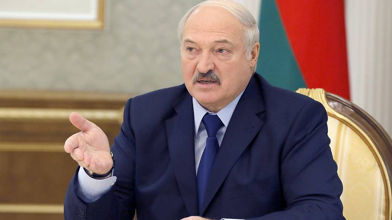 Lukaşenko: “Ruslar və ukraynalılar bizə həsəd aparırlar...”