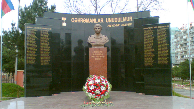 Unudulmaz döyüşçü - Milli Qəhrəman Koroğlu Rəhimov (FOTOLAR)