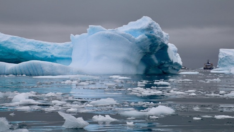 Tramp dünyanın ən böyük buzqıran gəmisinin qayırılmasına söz verdi