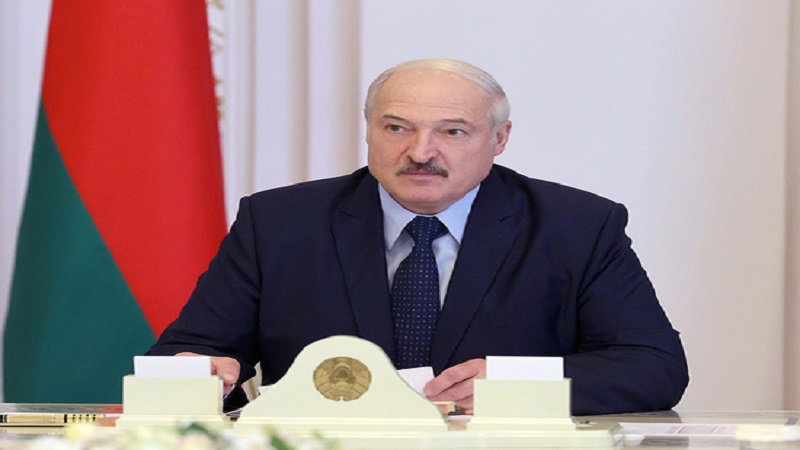 Lukaşenko: “Belarusda vətəndaşlardan yem kimi istifadə edilir