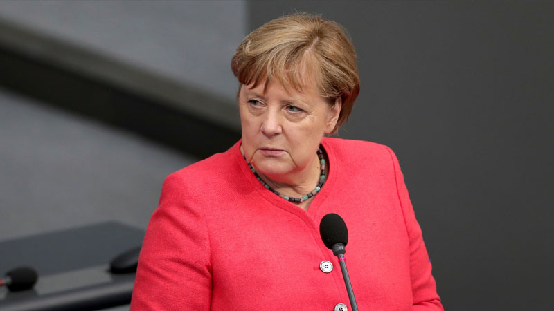 Merkel gizlincə Berlin klinikasında Navalnıya baş çəkdi