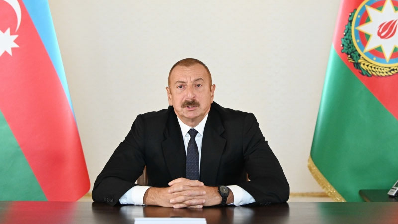 Prezident Milli Qəhrəman Şükür Həmidovun atası ilə danışıb