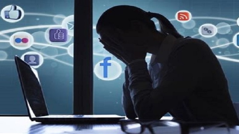 Sosioloq: Uşaq intiharlarının səbəbi internet deyil...