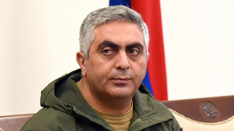 Arstrun Ovannisyan Ermənistanı tərk etdi