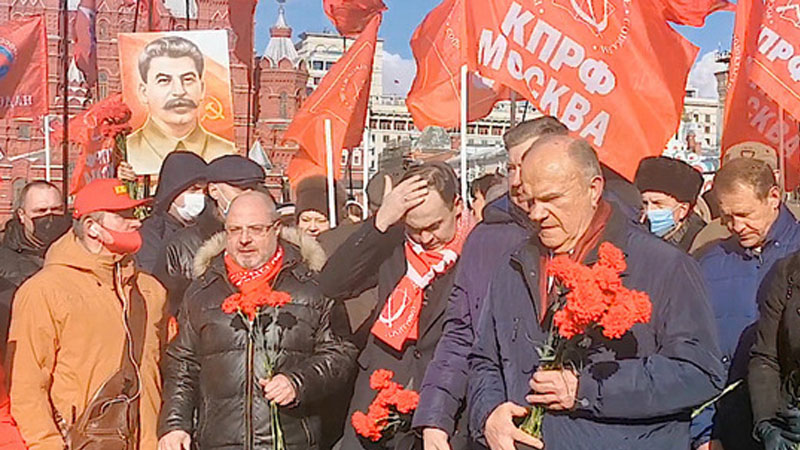 Züqanov Putini Stalin kimi bir rus olmağa çağırdı (VİDEO)