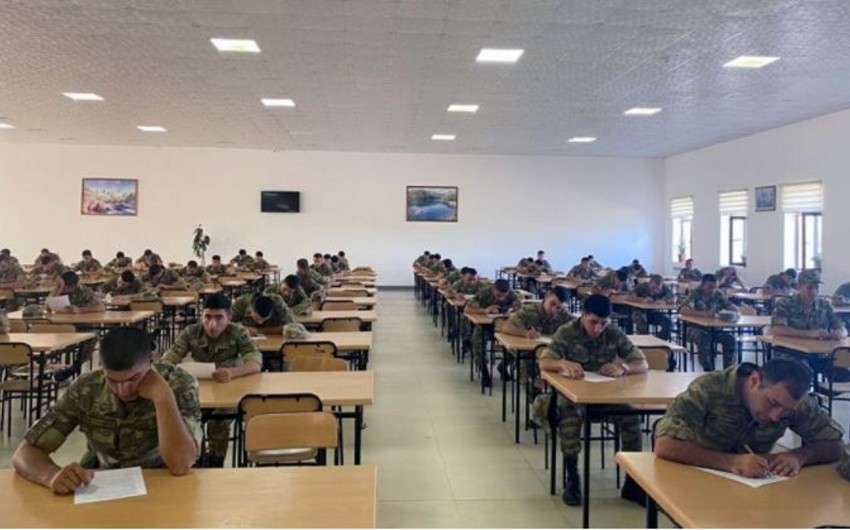 Azərbaycan Ordusunda anonim sorğular keçirilir (FOTO)