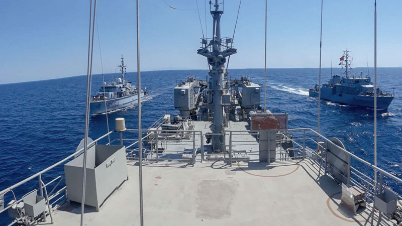 NATO-nun raketlərlə silahlanmış iki hərbi gəmisi Qara dənizə girdi