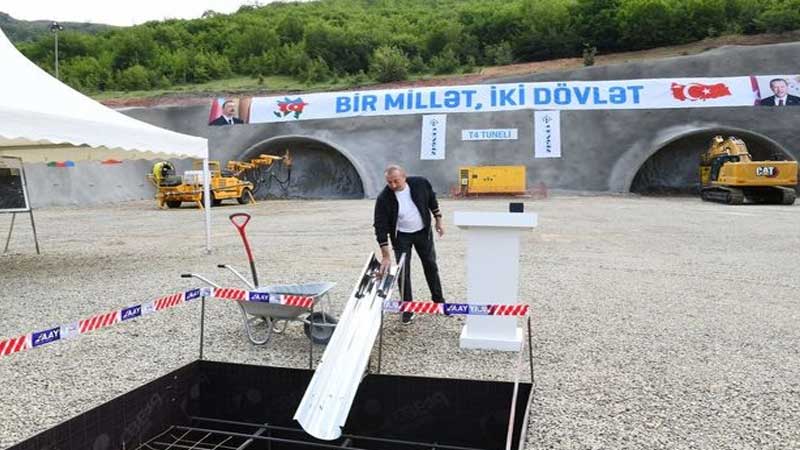 İlham Əliyev Daşaltıda inşa olunacaq tunelin təməlini qoydu (FOTO)