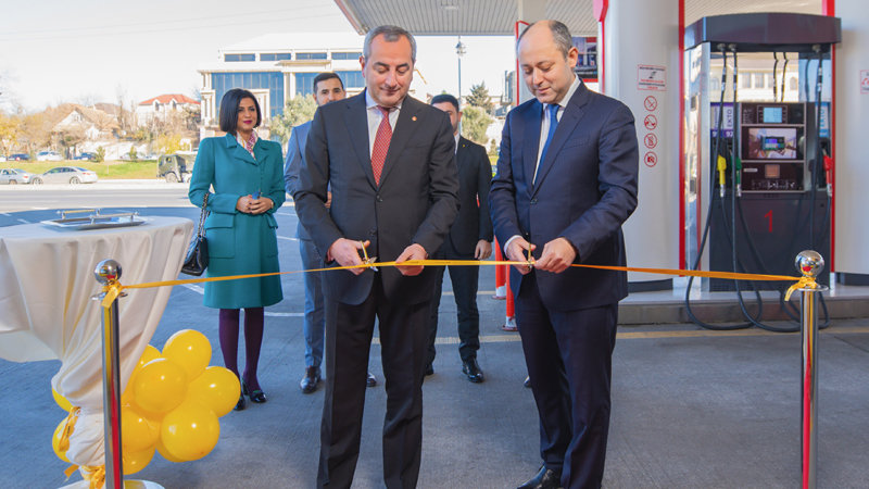 Yelo Bank LUKOYL Azərbaycan ilə birgə əməkdaşlıq çərçivəsində ilk özünəxidmət mərkəzini istifadəyə verdi
