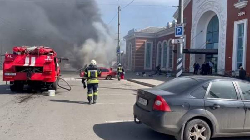 Ukraynada dəmiryolu vağzalında ölənlərin sayı 50-yə çatdı: Onlardan 5-i uşaqdır (YENİLƏNİB/FOTO)