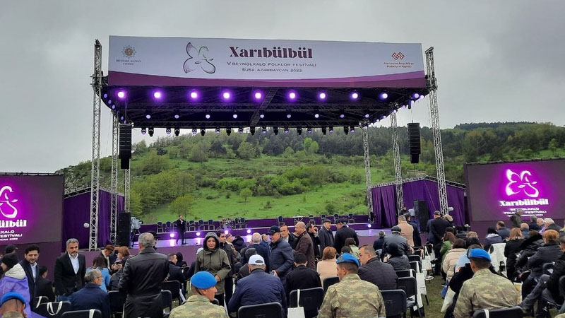 Şuşada V “Xarıbülbül” Festivalının açılışı olub, Prezident və birinci xanım iştirak edib (YENİLƏNİB)