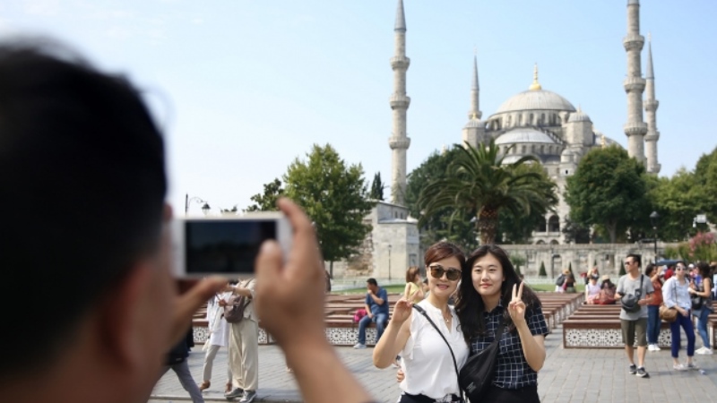 Bu ilin ilk 5 ayında Türkiyəyə bu qədər turist gəlib (FOTO)