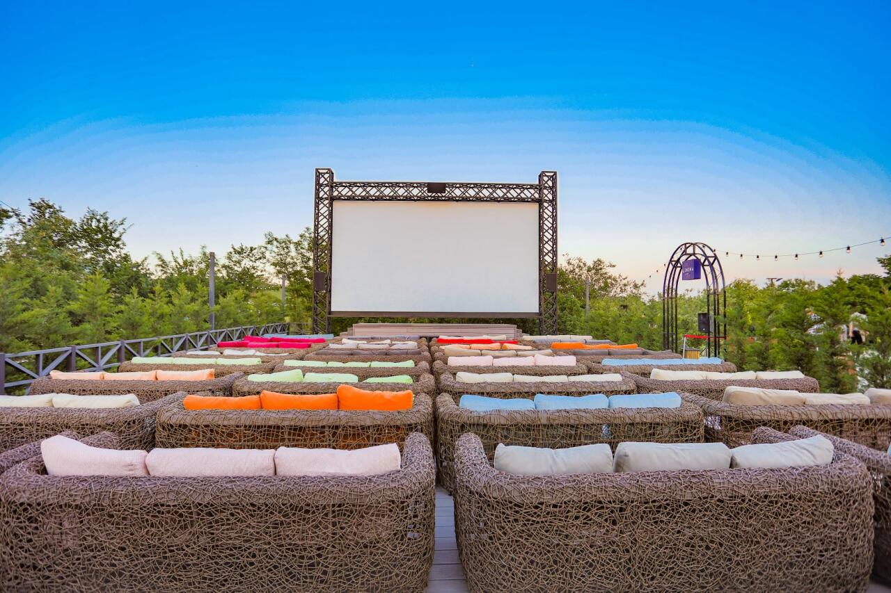 “CinemaPlus” Şamaxıda açıq havada filmlərin nümayişini keçirir