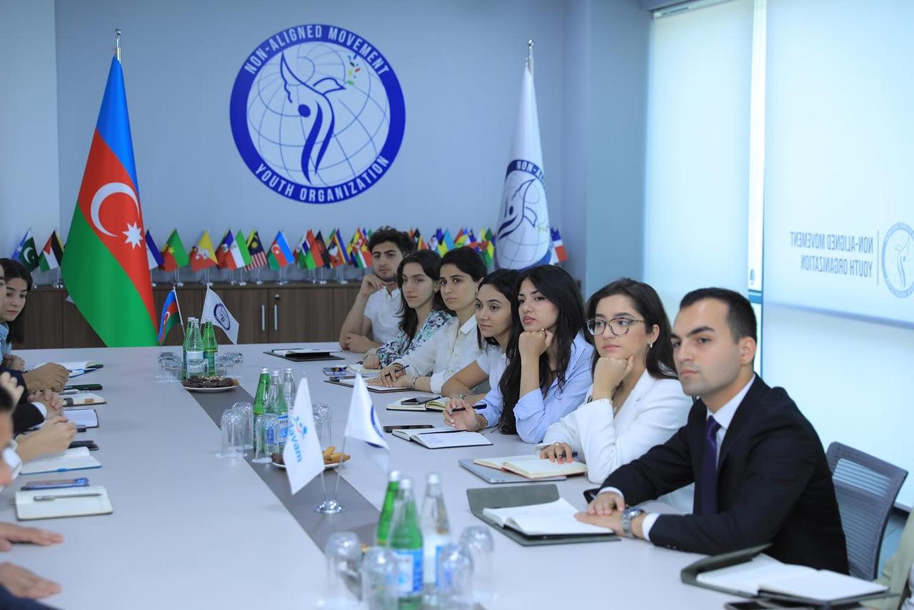 “Davam” Qoşulmama Hərəkatı Gənclər Təşkilatının mənzil qərargahında olub (FOTO)