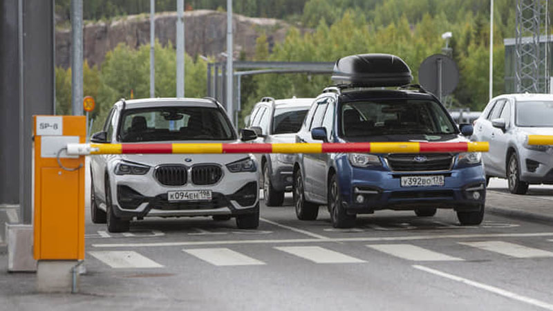 Baltikyanı ölkələr Rusiya nömrəli avtomobillərinin ölkəyə girişini qadağan etdi