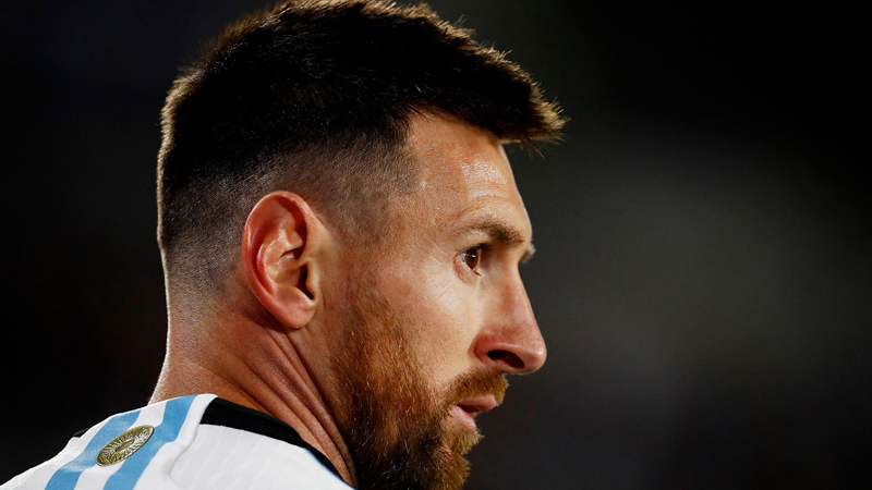 Messi anasına görə Argentina millisindən ayrıldı