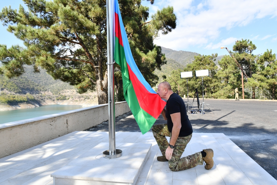 Sərsəng və Ağdərədə Azərbaycan Bayrağı ucaldı (FOTO/YENİLƏNİB)