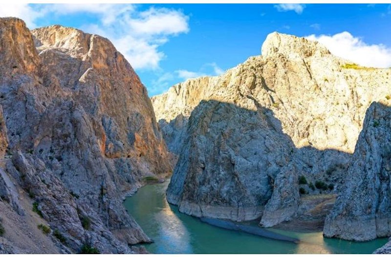 Atatürkün adını daşıyan, dünyanın ikinci ən böyük kanyonunun yerləşdiyi Kamaliyyə (FOTO/VİDEO)